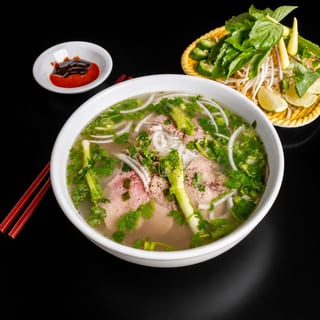 P5. Rare Steak & Brisket - Tái Nạm (M)