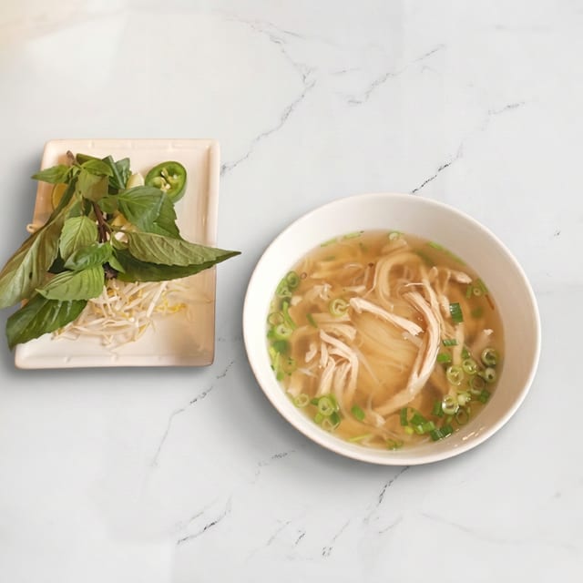 P10. Chicken with Fried Onion - Gà (M).