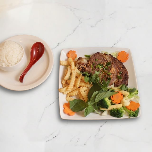 G8. Golden's Gold Steak - Bò Bít Tết.