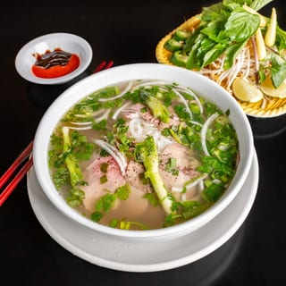 P5. Rare Steak & Brisket - Tái Nạm (M)